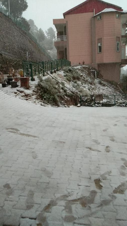 Amravati Resort Solan Exterior foto